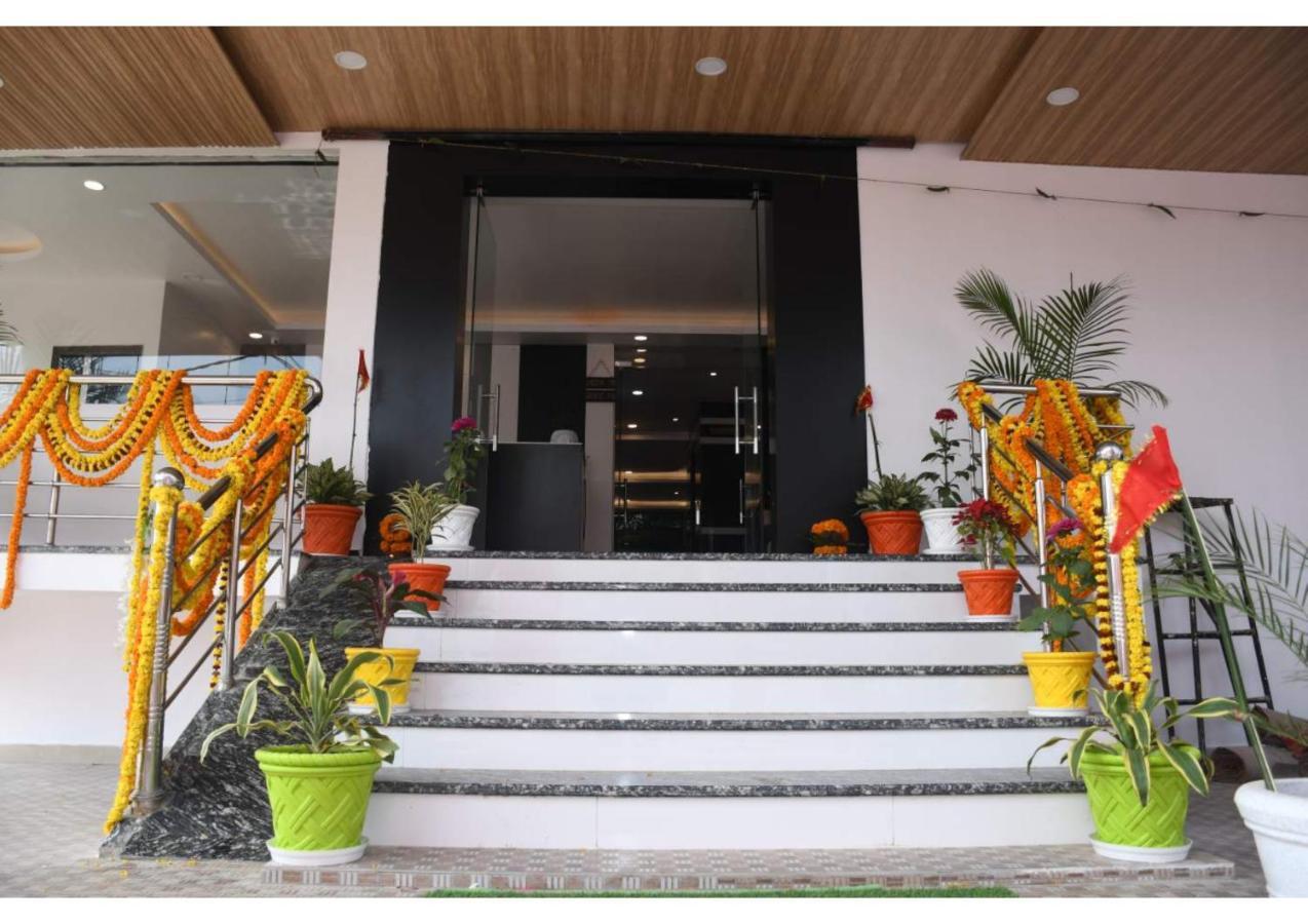 Hotel Ganga Kaveri Варанаси Екстериор снимка