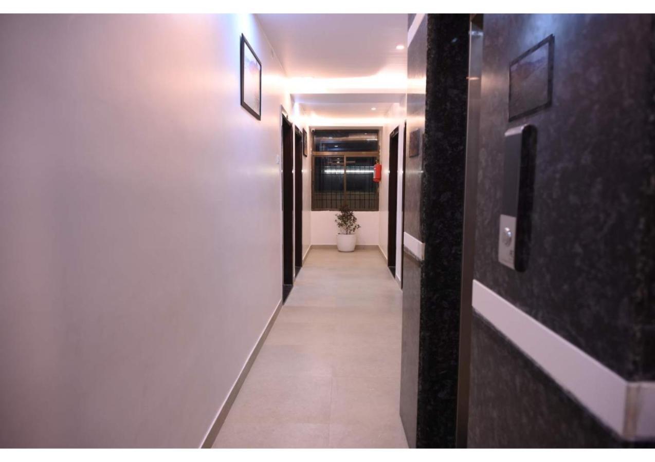 Hotel Ganga Kaveri Варанаси Екстериор снимка